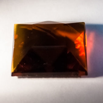 50MM SQUARE FACETED LT AMBER
