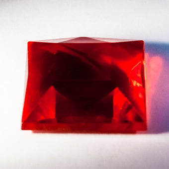 50MM SQUARE FACETED RED