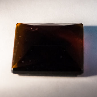 25MM SQUARE FACETED AMBER