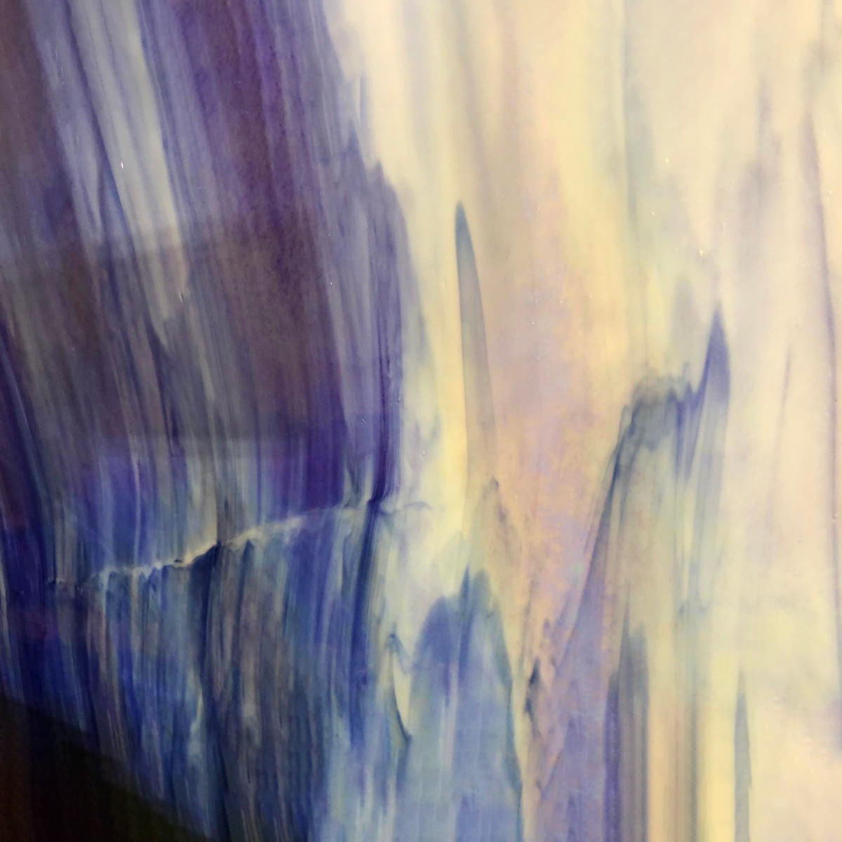 White/Midnight Blue Luminescent