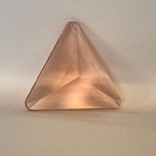 39 MM TRIANGLE FACETED PEACH