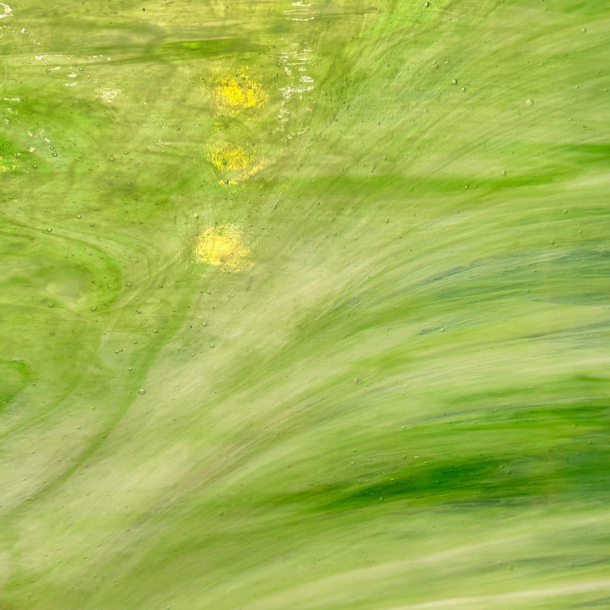 WISPY MEDIUM. GREEN OPAL